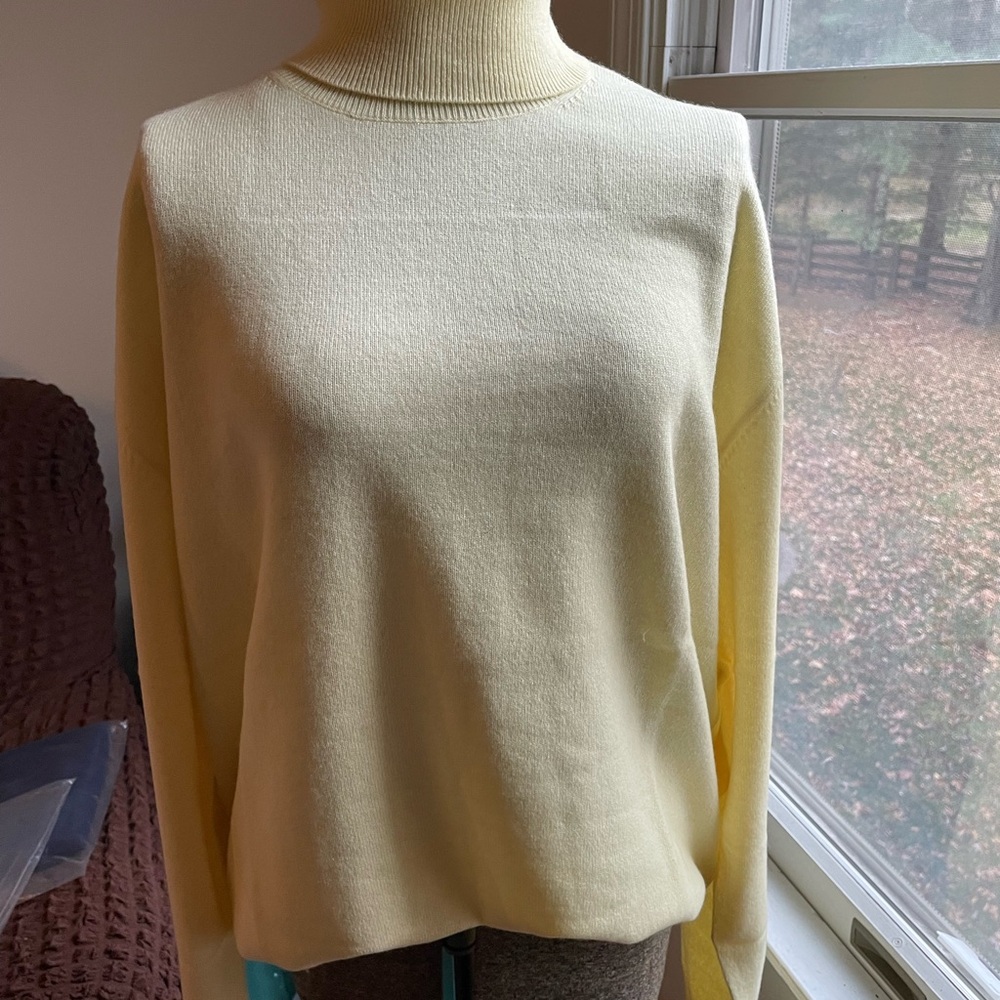 Oversized cashmere turtleneck yellow Sweater